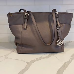 Excellent used condition Micheal Kors large tote bag
